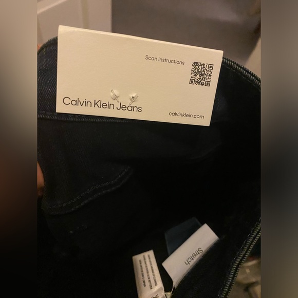 Calvin Klein Slim Fit NWT Denim Men’s Jeans - Picture 2 of 5